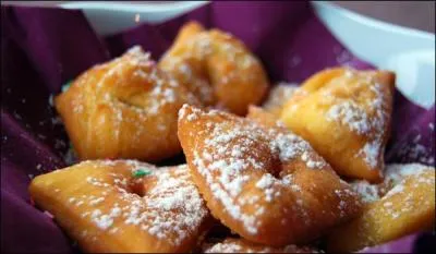 Comment appelle-t-on ces beignets dans la région bordelaise ?