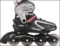 Sur quoi Merlin se casse-t-il la figure en faisant la démonstration de ses patins à roulettes ?