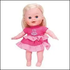 Quelles personnes ont créé les premières poupées avec l'âge d'un bébé ?