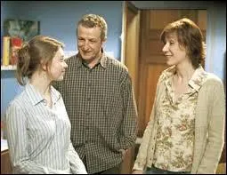 Sérieuse comme tout, elle se met à boire comme un trou ! Il s'agit de :