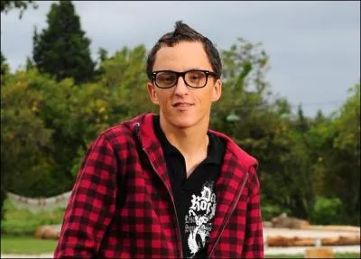 Lequel de ces garçons a été dans "La Belle et ses princes presque charmants" saison 3 ?