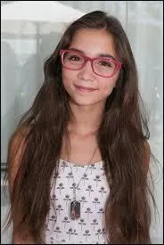 Quel âge a-t-elle ? (Décembre 2014)