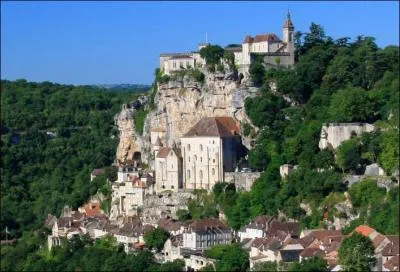 Le rocamadour est un fromage de chèvre du Quercy. Que viennent voir de nombreux pélerins à Rocamadour ?