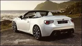 De quelle marque de voitures fait partie cette voiture décapotable ?