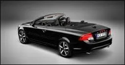 De quelle marque de voitures fait partie cette voiture décapotable ?