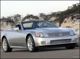 De quelle marque de voitures fait partie cette voiture décapotable ?