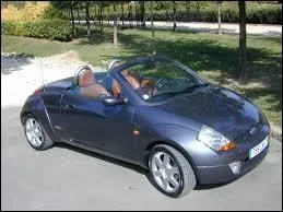 De quelle marque de voitures fait partie cette voiture décapotable ?