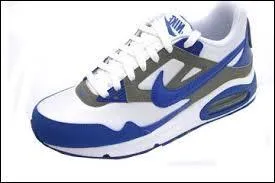 En quelle année les premières chaussures avec semelles en caoutchouc sont-elles mises sur le marché ?