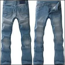 Dans les années 1950, où le jean a-t-il été interdit ?