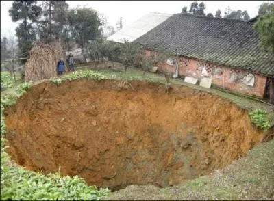 Vous n'êtes pas tombés dans le trou.