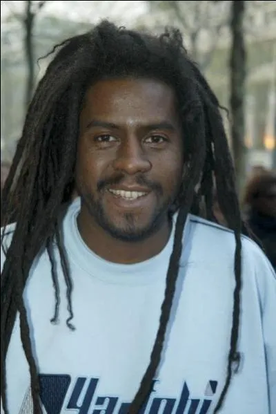 David Grammont alias Tonton David est un chanteur français de reggae, né le 12 octobre 1967 à La Réunion. Quel est le titre de son plus gros succès ?