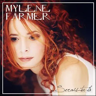 Mylène Farmer chante : "Chaque mot qu'on garde / Chaque ... qu'on n'a fait / Sont autant de larmes / Qui invitent au regret." (clip)