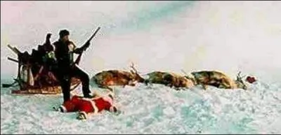 Un accident est si vite arrivé. Si le Père Noël portait un gilet jaune fluo, il risquerait certainement moins un accident de chasse ; mais quelle est l'origine de son décès dans cette photo ?