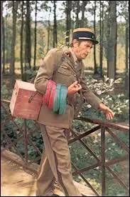 "Le fil bleu, sur le bouton bleu; le fil rouge, sur le bouton rouge...". Dans lequel de ces films cette scène mythique se déroule-t-elle ?