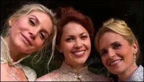 Comment Elsa et Emma se débarrassent-elles des rubans d'Ingrid ?