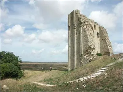 Quel département ne pouvez-vous pas rejoindre directement en partant de celui de la Charente-Maritime ?