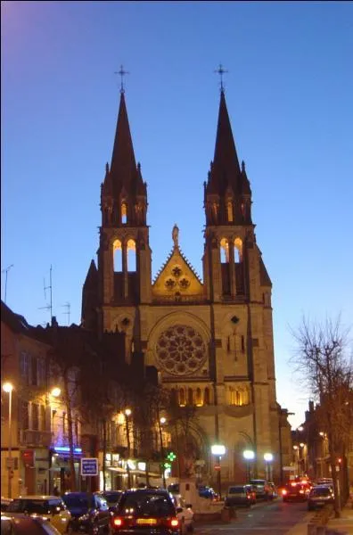 De ces quatre départements, lequel n'est pas limitrophe de celui de l'Allier ?