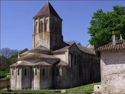 Quel département ne touche pas celui des Deux-Sèvres ?