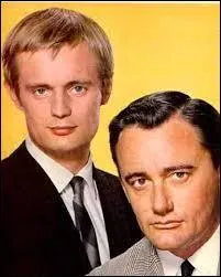 Il y a un certain temps, un américain et un russe, toutefois interprétés par un américain et un britannique, Napoleon Solo (Ah ces noms... ) et Illya Kuryakin, étaient les agents d'un service dénommé UNCLE (c'est à dire l'oncle), c'est à dire  ?