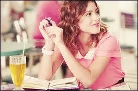 Quelle actrice joue le rôle de Violetta ?