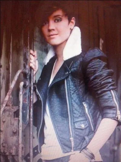 Quelle chanson chante-t-elle avec ses fans ?