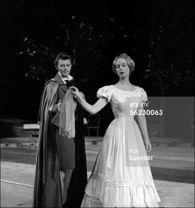 Cette Geneviève a joué dans "Les caprices de Marianne". Auquel de ses écrivains doit-on cette oeuvre ?