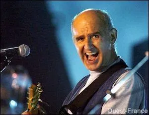 On retrouve Elaine Morgan qui chante ''Borders of Salt'' que l'on pourrait traduire par...