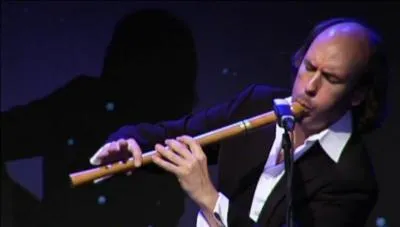 Carlos Núñez interprète ''A Costa de Galicia'' . Où se trouve la Galice ?