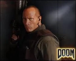 Avec lequel de ces acteurs, Dwayne Johnson partage-t-il l'affiche de "Doom", film sorti en 2005, adaptation de la célèbre franchise de jeux vidéo de tir ?