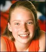 Comment s'appelle cette fille ?