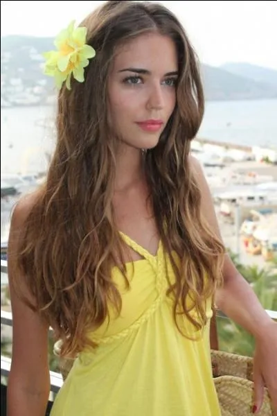 Est-elle une animatrice télé ?