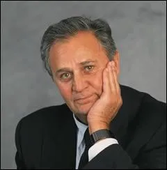 Qui connaît-on sous le pseudo de Roger Hanin ?