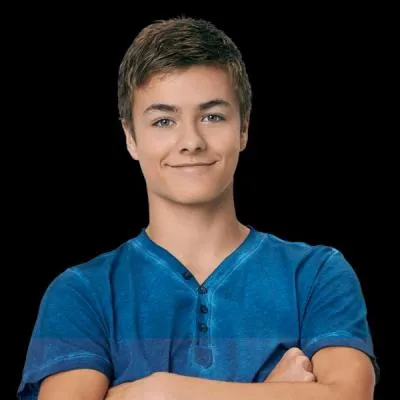 De qui est-il amoureux dans la saison 3 ?