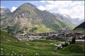 Dans quel département français la station de Val d'Isère se situe-t-elle ?