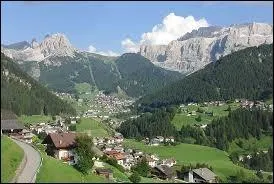 Dans quelle région italienne vous trouvez-vous si vous skiez à Val Gardena ?