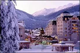 Dans quelle(s) province(s) canadienne(s) les stations de Lake Louise et de Whistler se situent-elles ?