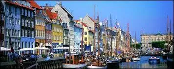 Quel est le monument emblématique de la ville de Copenhague ?