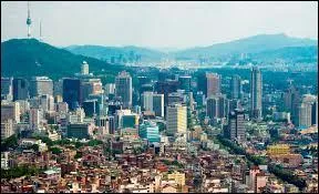 Trouvez le nom du traditionnel festival ayant lieu chaque année au mois de mai dans la ville de Séoul.