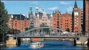 Quelle ville a remporté en 2011 le prix de la Capitale verte de l'Europe ?