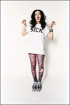 Est-ce elle qui a interprété 'The Fault In Our Stars' ?