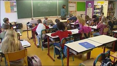 Dans une classe il y a 12 filles. Elles représentent les 48% des élèves de la classe. Combien y a-t-il d'élèves dans cette classe ?.
