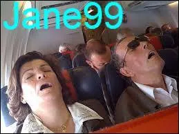 Jane s'empresse de la suivre et s'installe confortablement derrière elle. D'après cette image, qu'a-t-elle l'intention de faire ?