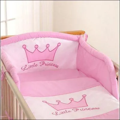 Qui a réalisé le film "Trois hommes et un couffin", sorti en 1985 ?