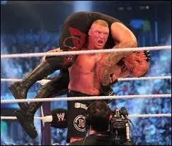 Pour gagner contre l'Undertaker, combien Brock Lesnar a-t-il fait de F5 ?