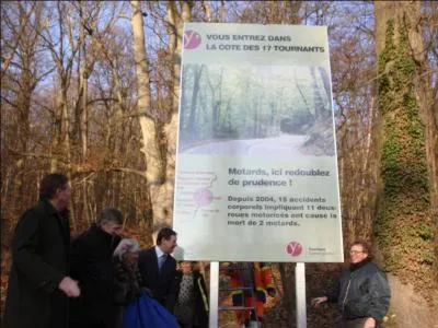 « La côte des 17 tournants » est une portion de la route départementale D91 empruntée par les coureurs du tour de France lors de l'ultime étape. Dans quel département se situe cette côte ?