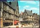 Ville de naissance de Louis XI, Bourges est l'ancienne capitale du Berry. Quel est le nom des habitants de la préfecture du Cher ?