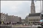 Arras vous invite à admirer sa place des Héros, sa rue de la Taillerie ou encore son abbaye Saint-Vaast abritant le musée des Beaux Arts. Quel est le nom de ses habitants ?