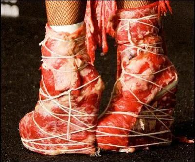 Vous me mettrez deux kg de boeuf bourguignon, c'est pour un costume !