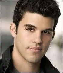 Comment s'appelle-t-il ? (C'est le petit ami d'une sorcière.)