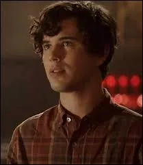 Comment s'appelle-t-il (Il joue du violon.)